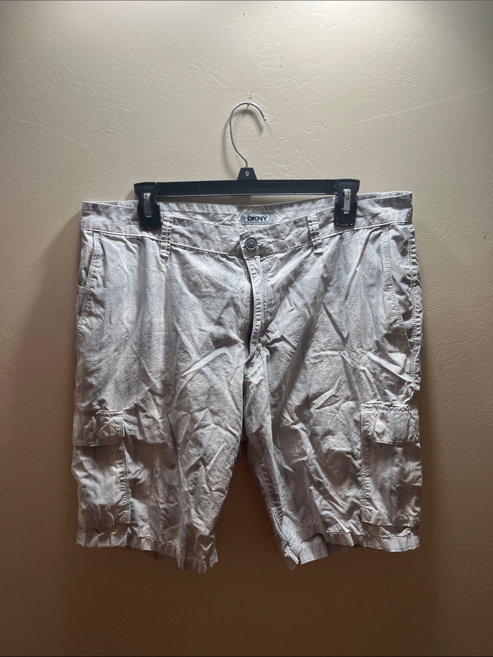 DKNY Men's Cargo Shorts with Pocket Flaps
